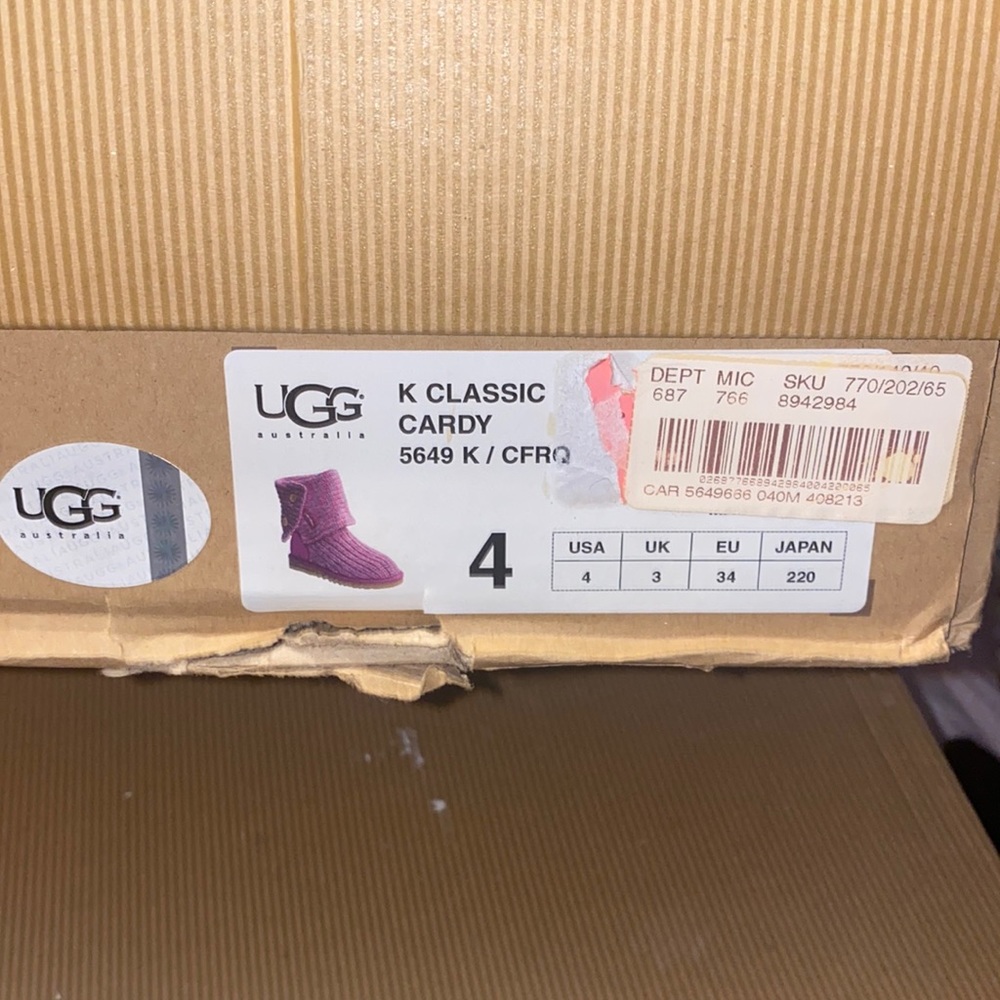 Classic cardy UGG boots